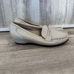 SAS Easier Slip On Loafers Tripad Comfort Moc Toe Women's 10 White Ivory Wedge